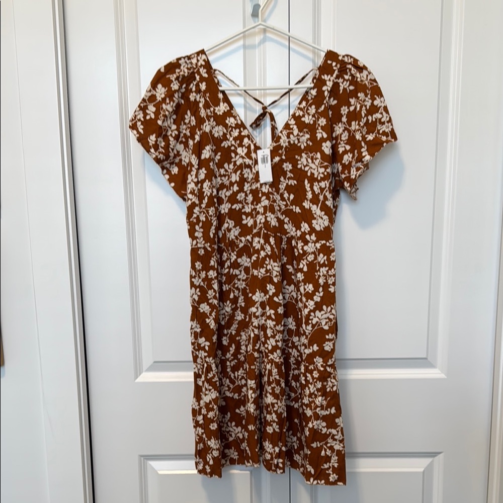 Old Navy Floral babydoll Dress v-neck size small